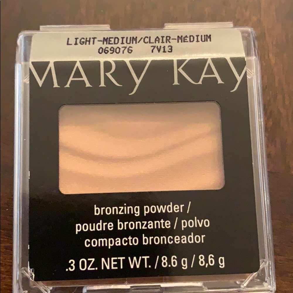Mary Kay Bronzing Powder